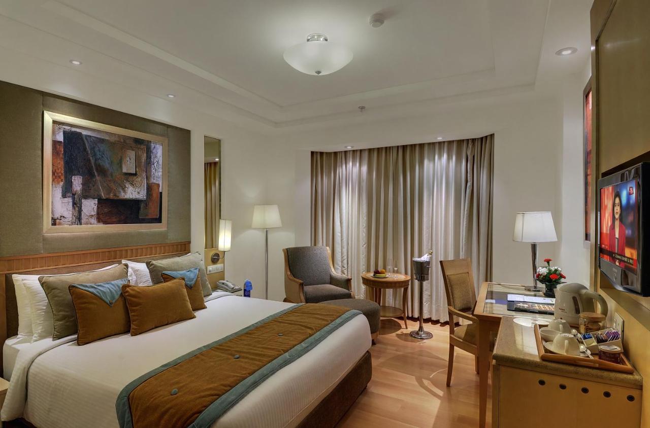 Inde Hotel Vista Woods Huda City Centre, Gurgaon Zewnętrze zdjęcie
