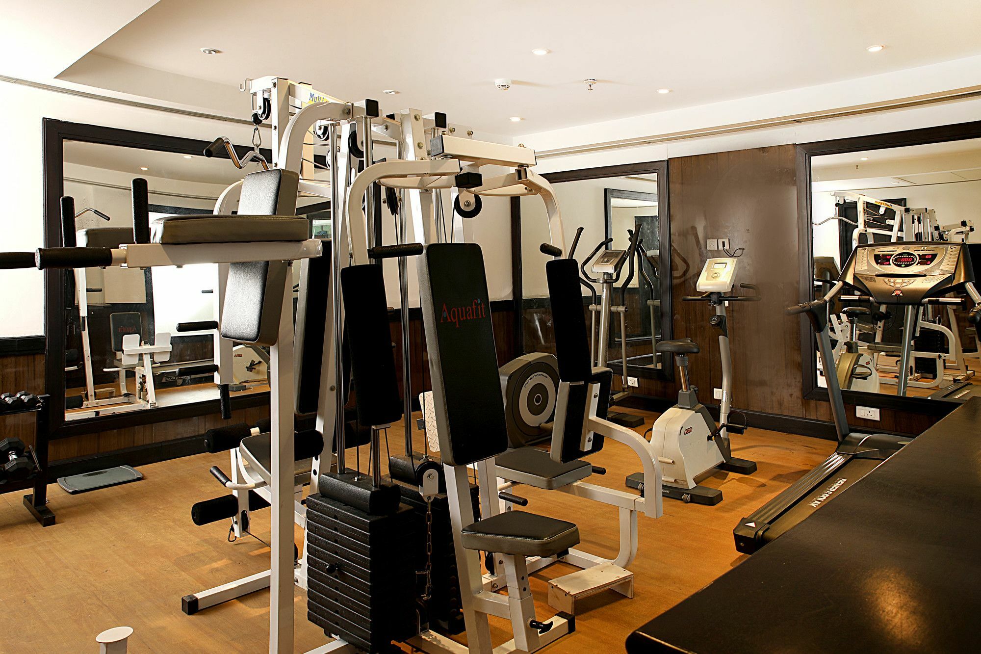Inde Hotel Vista Woods Huda City Centre, Gurgaon Zewnętrze zdjęcie