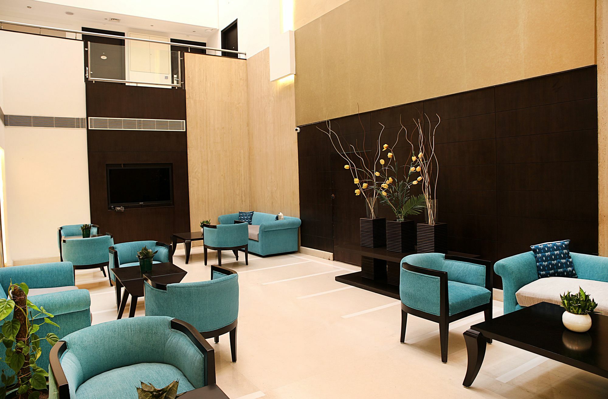 Inde Hotel Vista Woods Huda City Centre, Gurgaon Zewnętrze zdjęcie